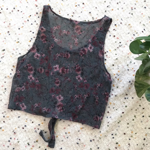 Brandy Melville Sheer Floral Tie-Front Crop Top - Picture 8 of 10